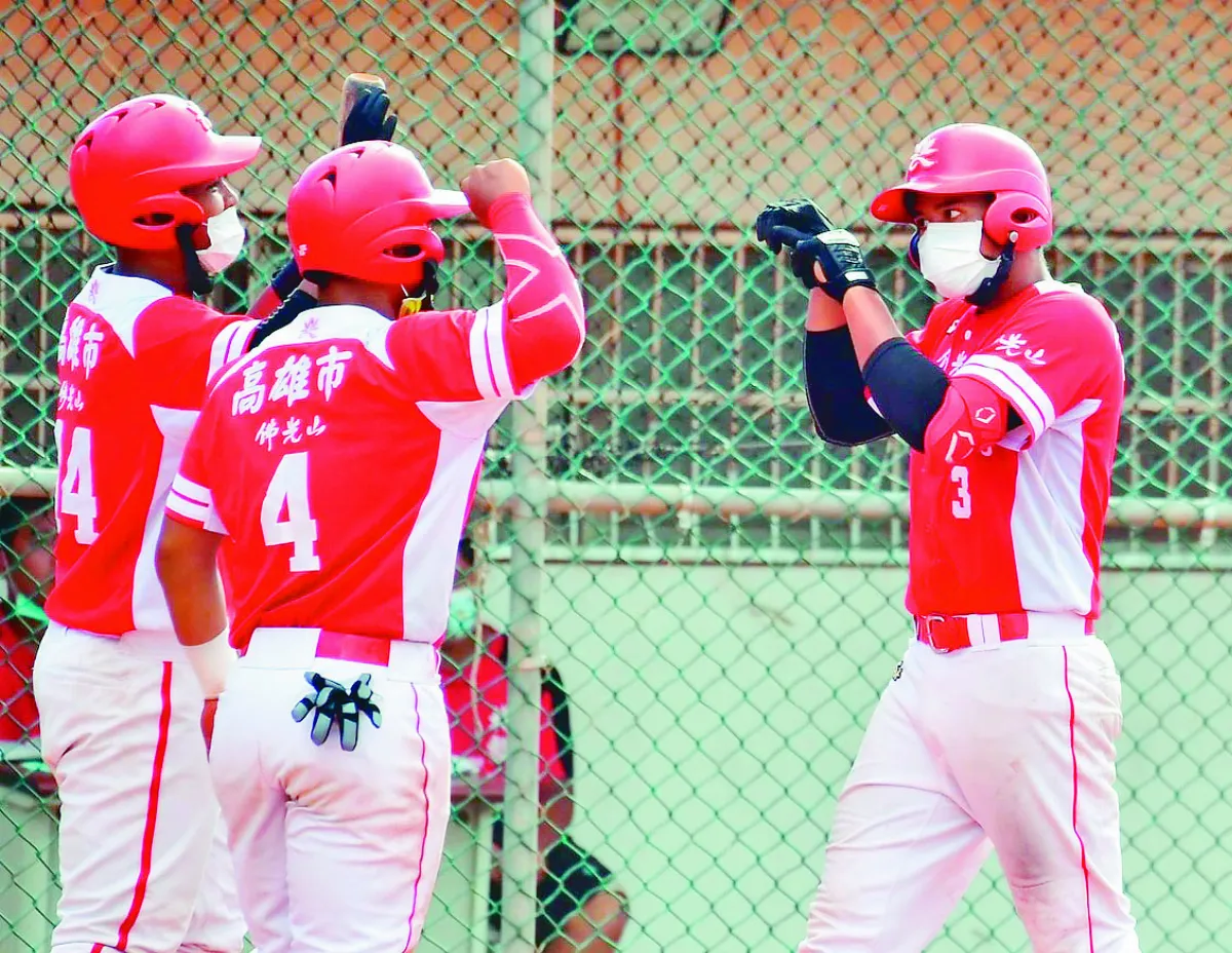 黑豹旗迎強敵 普門青棒 找大學球隊練身手