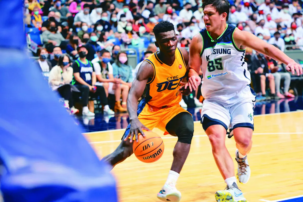 史上最熱鬧 雙職籃哨音響起