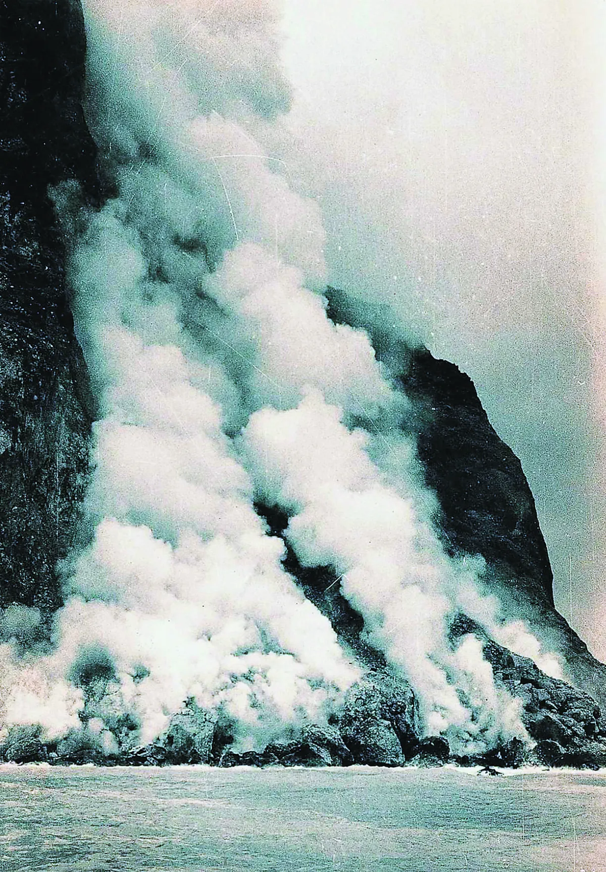 龜山島冒磺煙  專家：無火山噴發