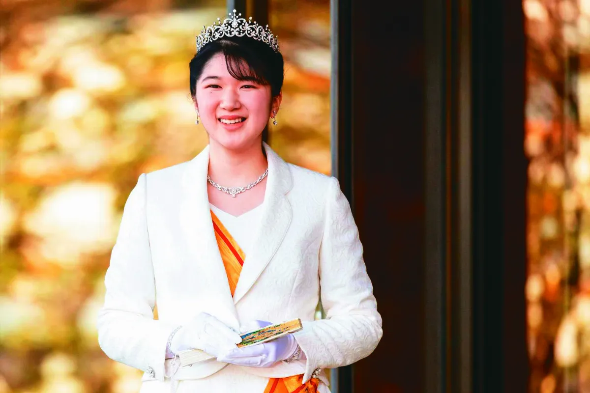 獨生女愛子成年 日皇親授勳章