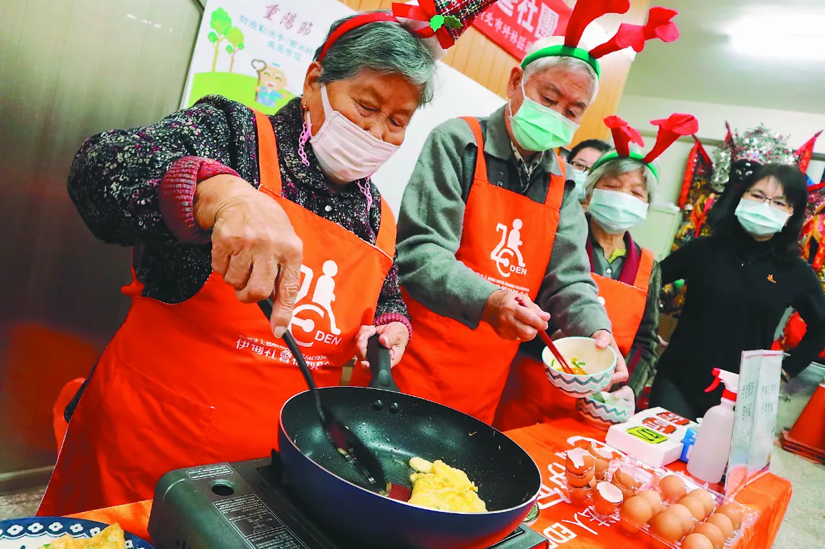 冬季市集 失智長輩秀拿手菜