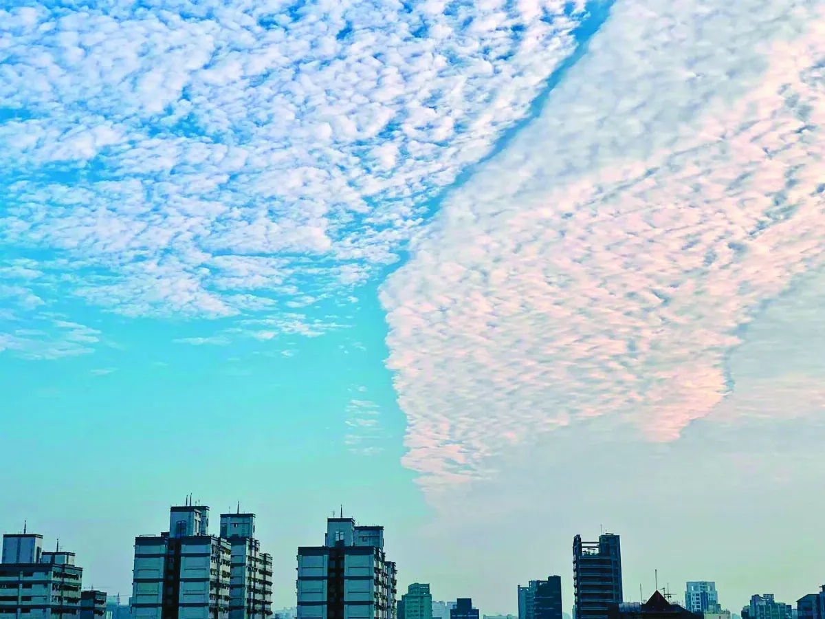 高雄天空 雲朵三分天下