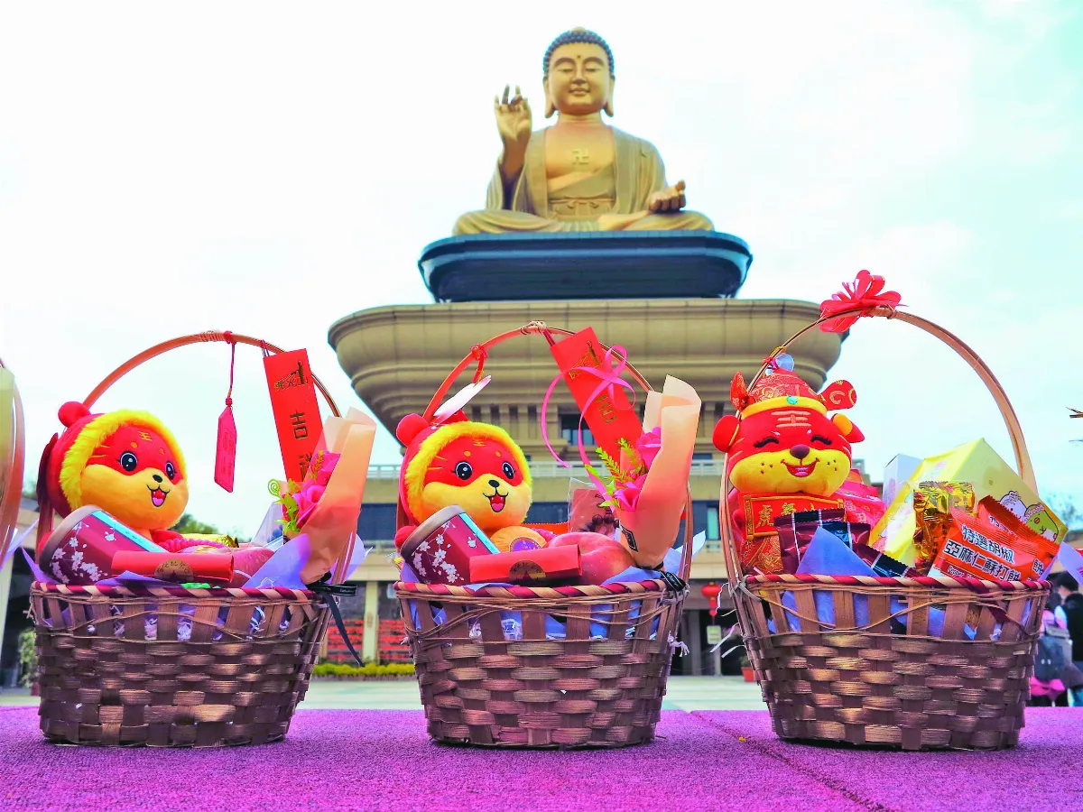 行春大佛平台 禮佛抄經好運來