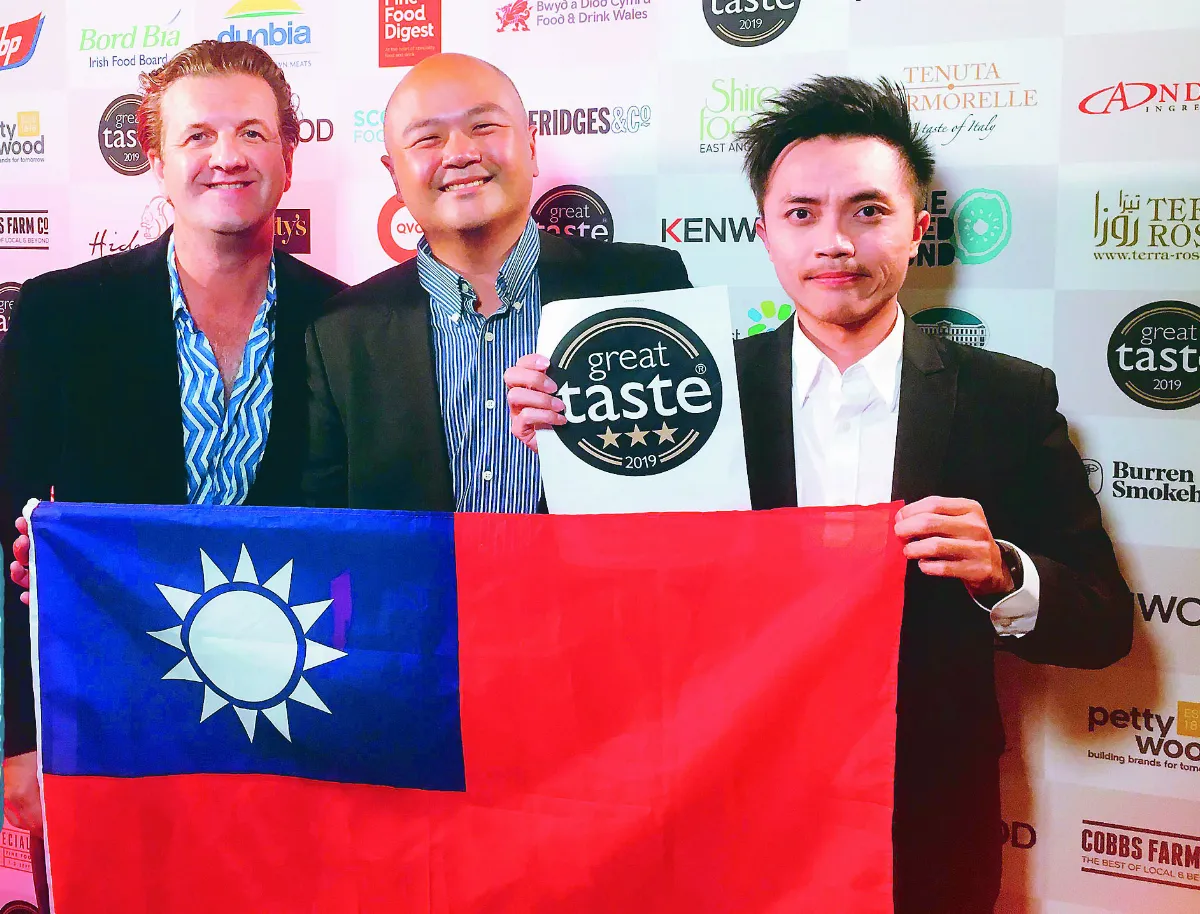 茶技驚英日 張家齊茗揚國際