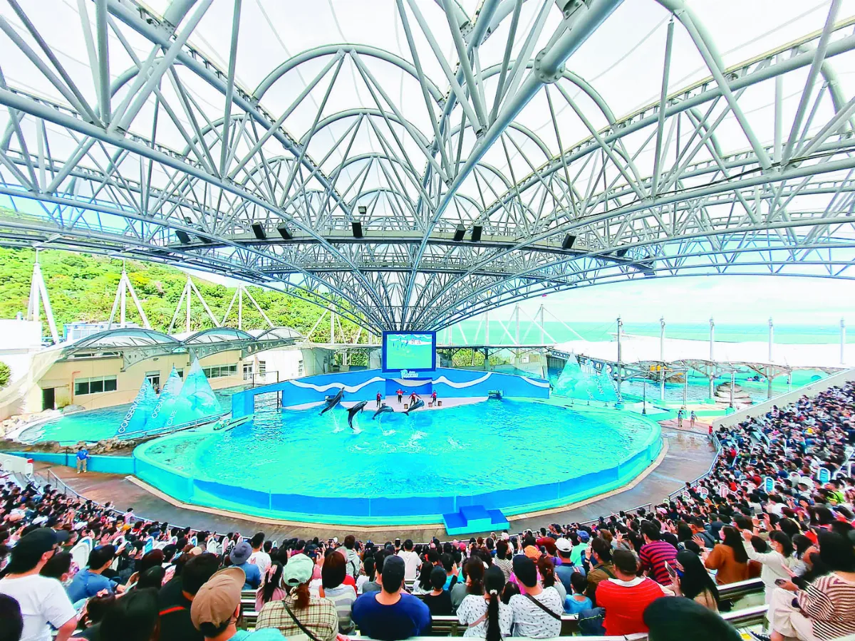 花蓮遊樂園 連假首日湧人潮