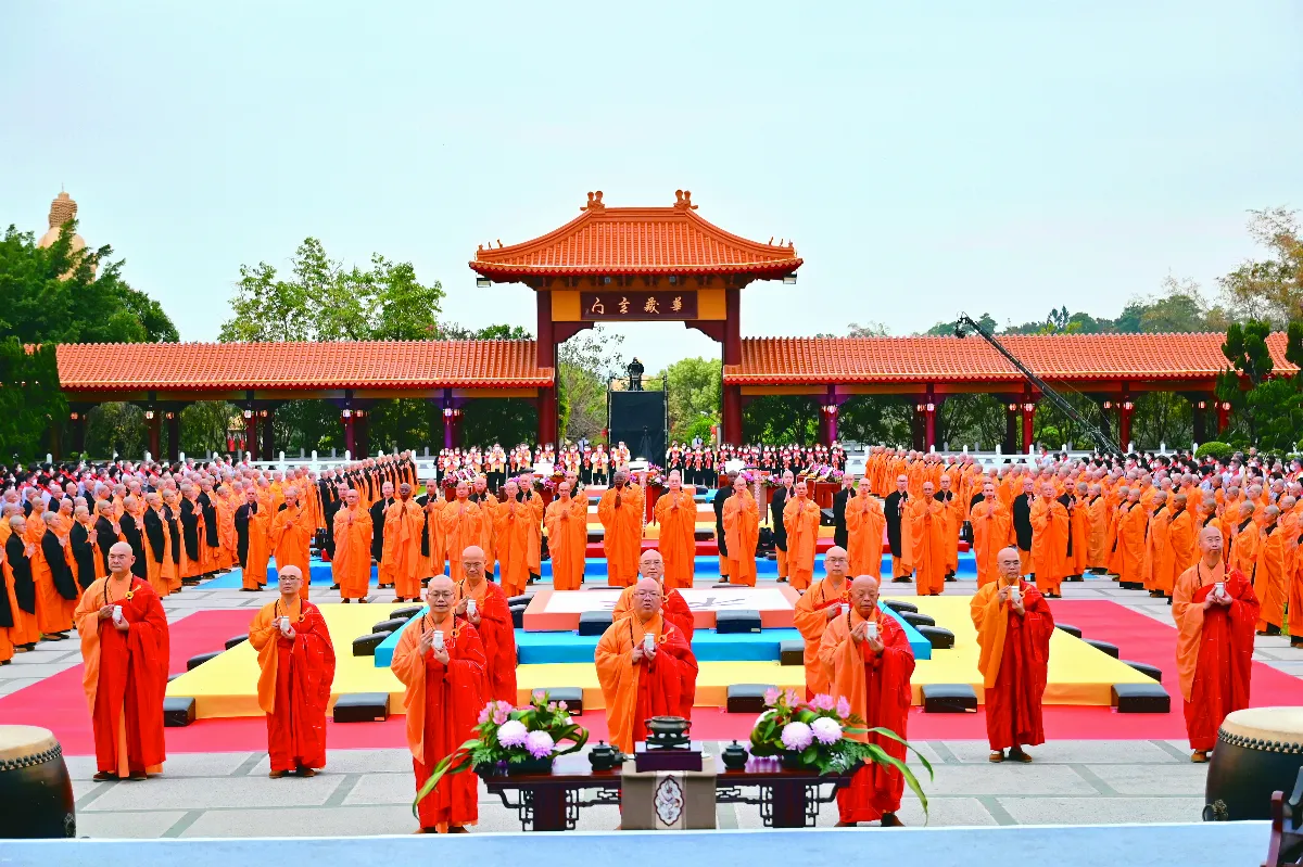 禪淨共修線上祈福 為和平點燈