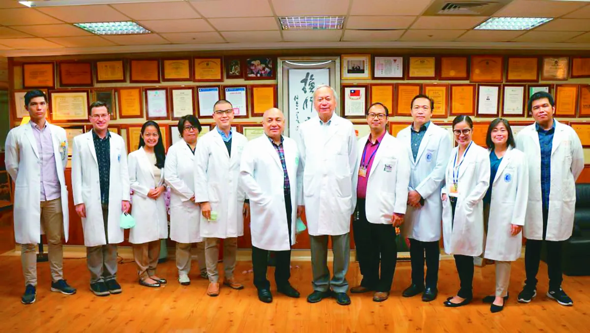菲13醫師專案來台 拜師陳肇隆學換肝
