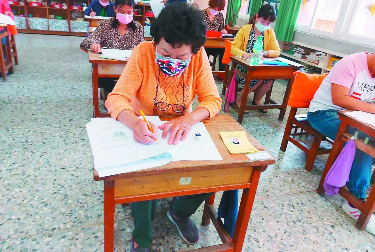 70歲嬤苦讀  獲國小學力圓廚師夢