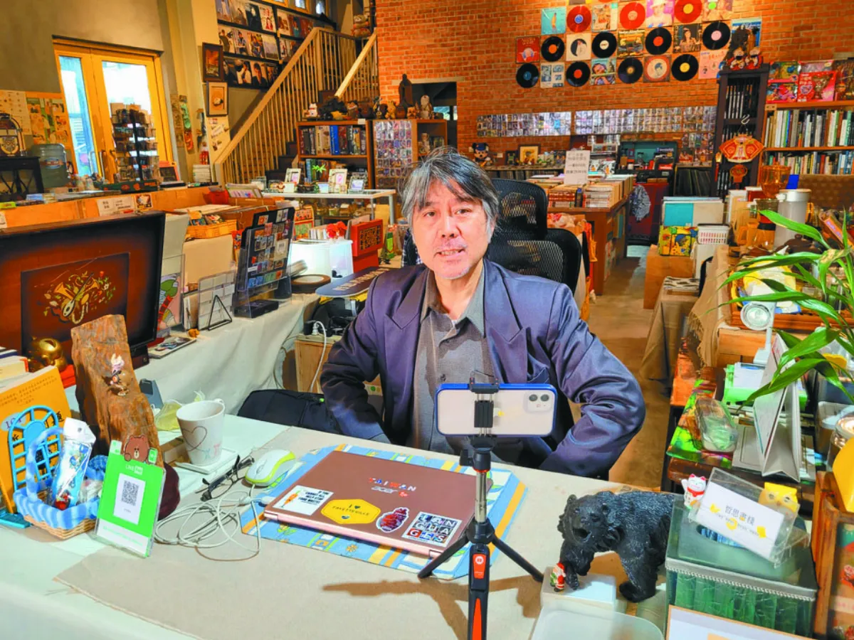 退休哲學家 開書店分享人生