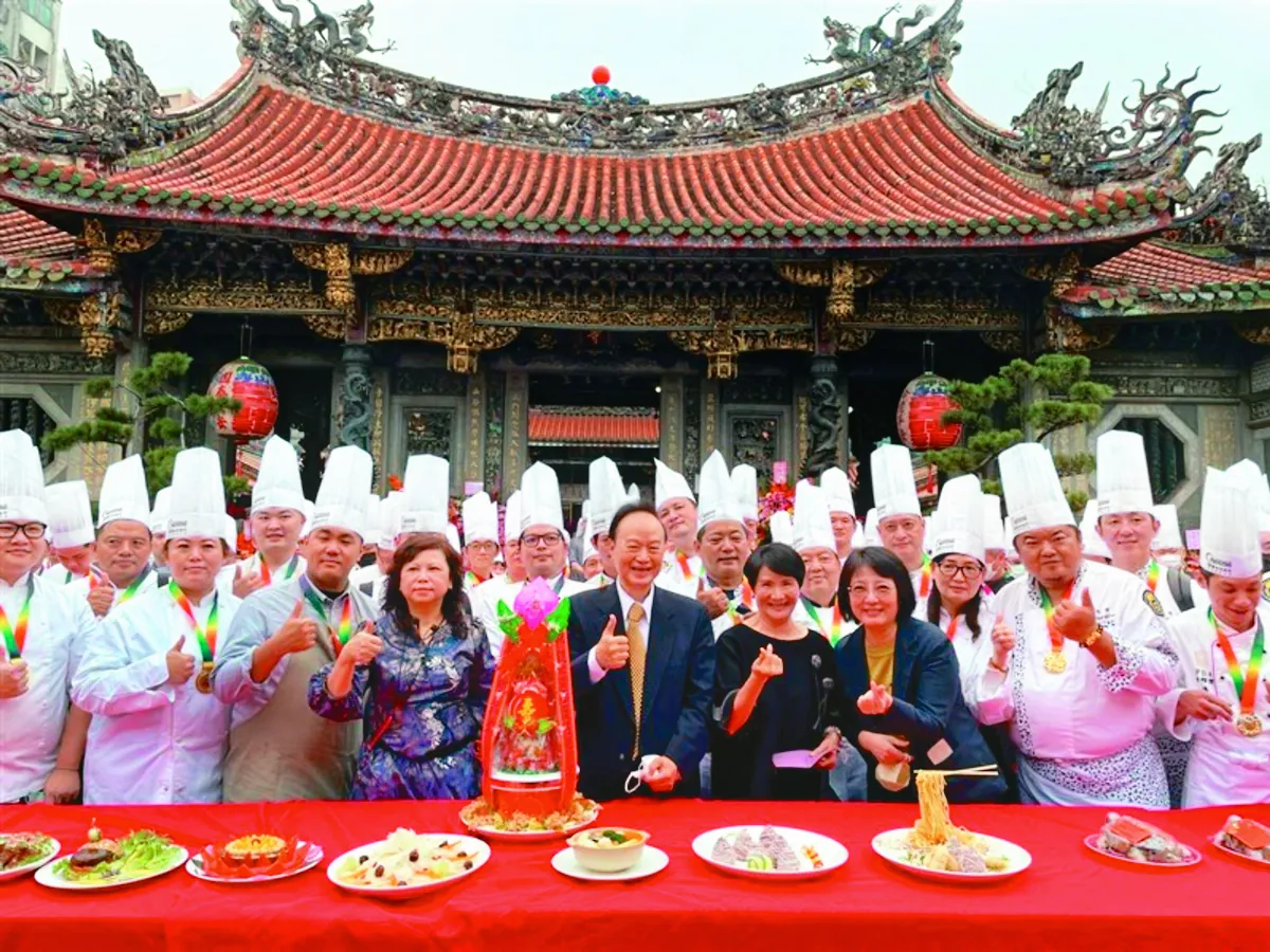 龍山寺慶觀音聖誕 108廚師素菜獻供