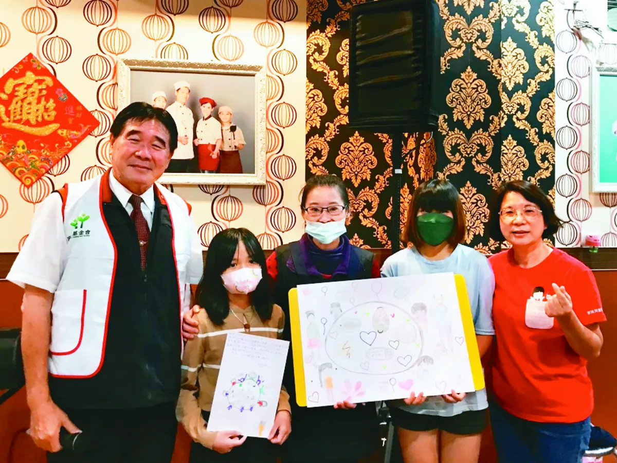 快炒店老闆辦餐會 關懷弱勢童