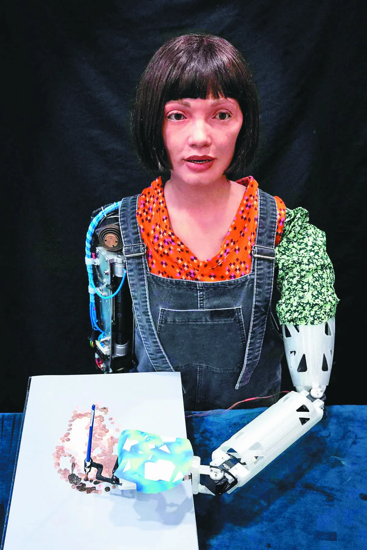 全球首個 AI 藝術家