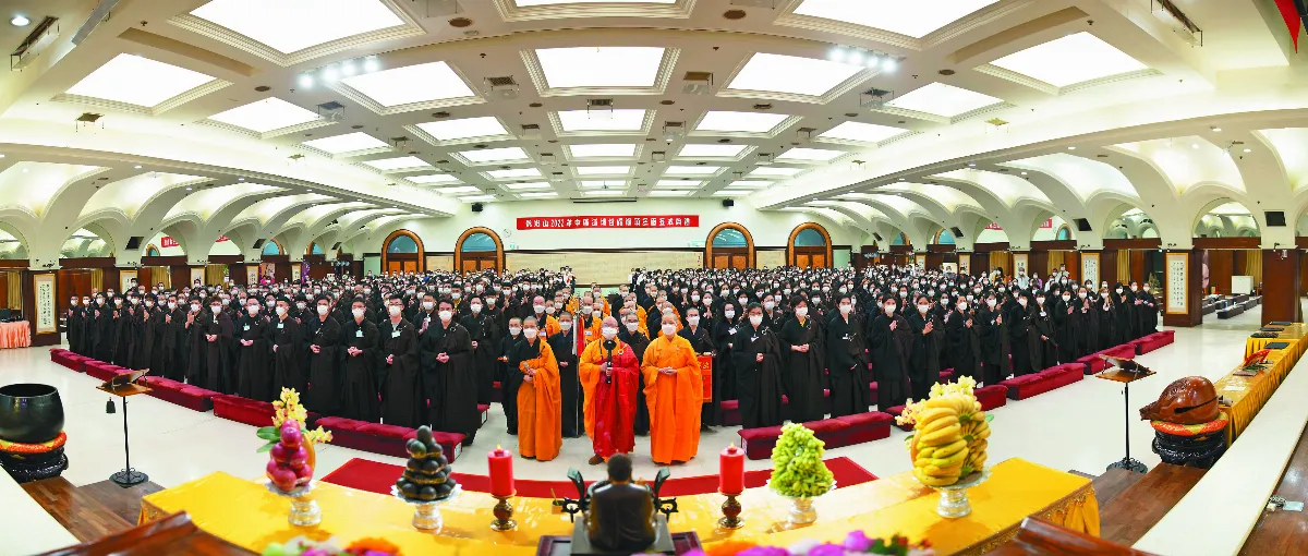 惠中寺三皈五戒 500人增福慧