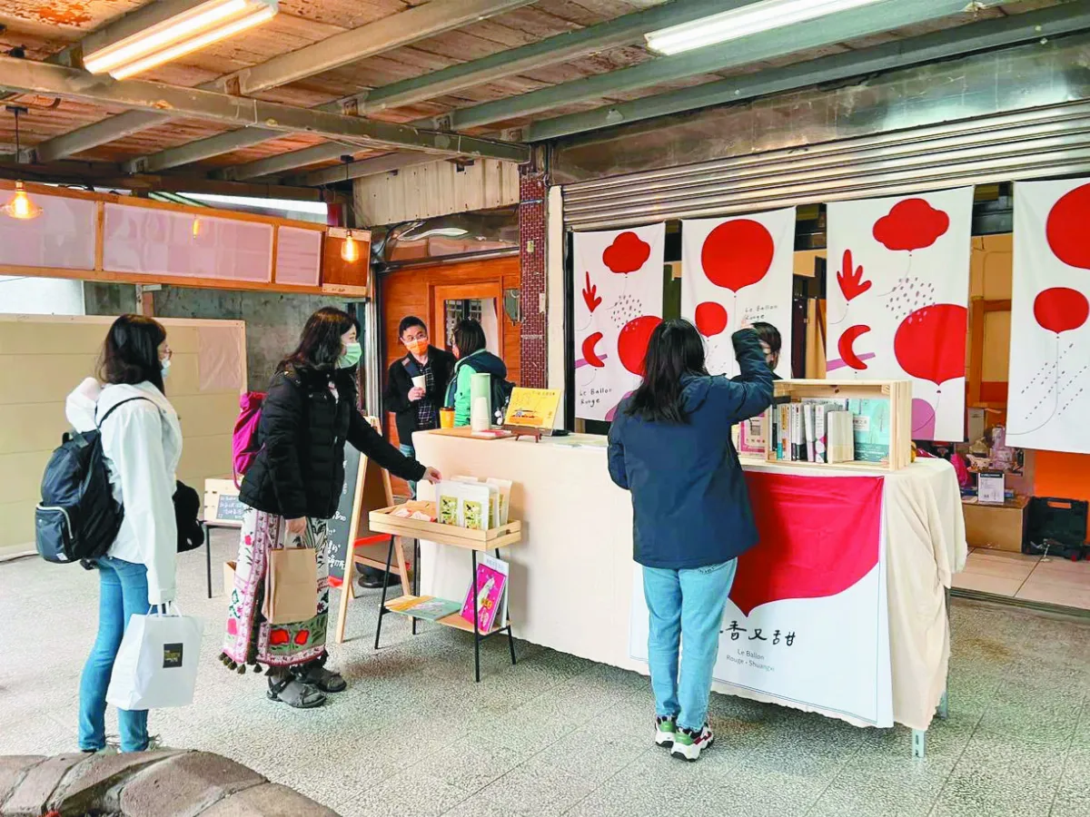 恆春開書屋 斜槓夫妻構築文化夢
