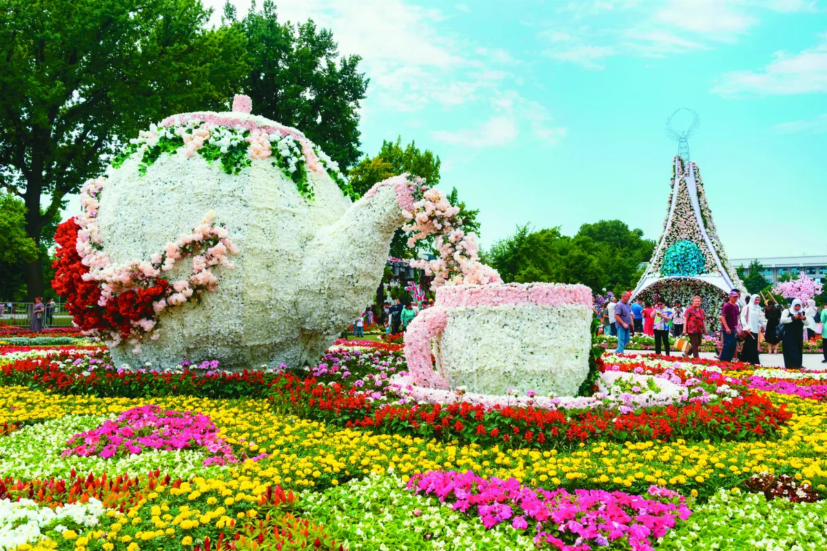 塔什干花卉節 繽紛開幕