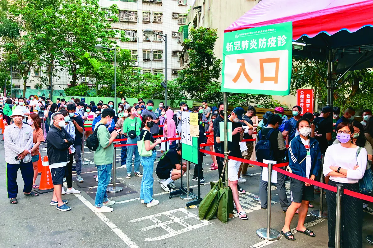 本土飆破4萬 居隔匡列 今起限同住親友