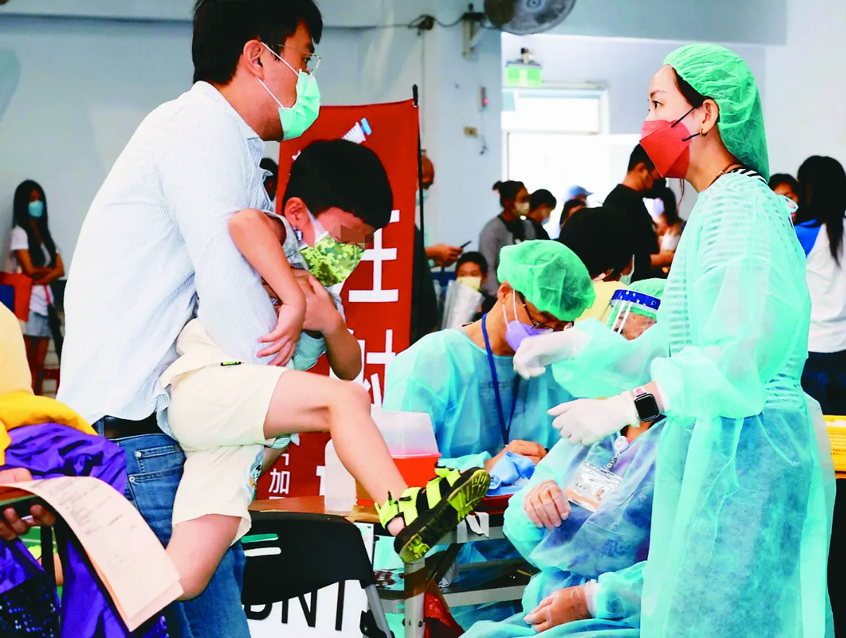 兒童疫苗難預約 家長擠破頭