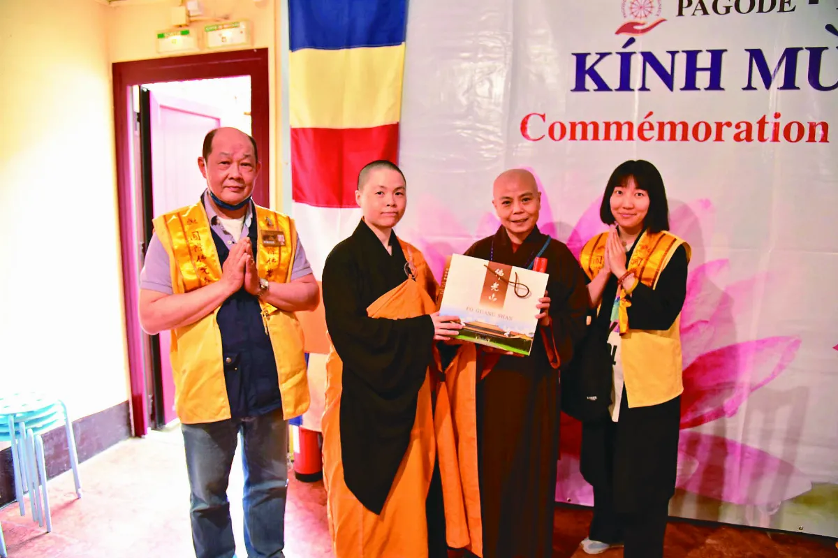Khanh Anh寺慶佛誕 佛光人參與