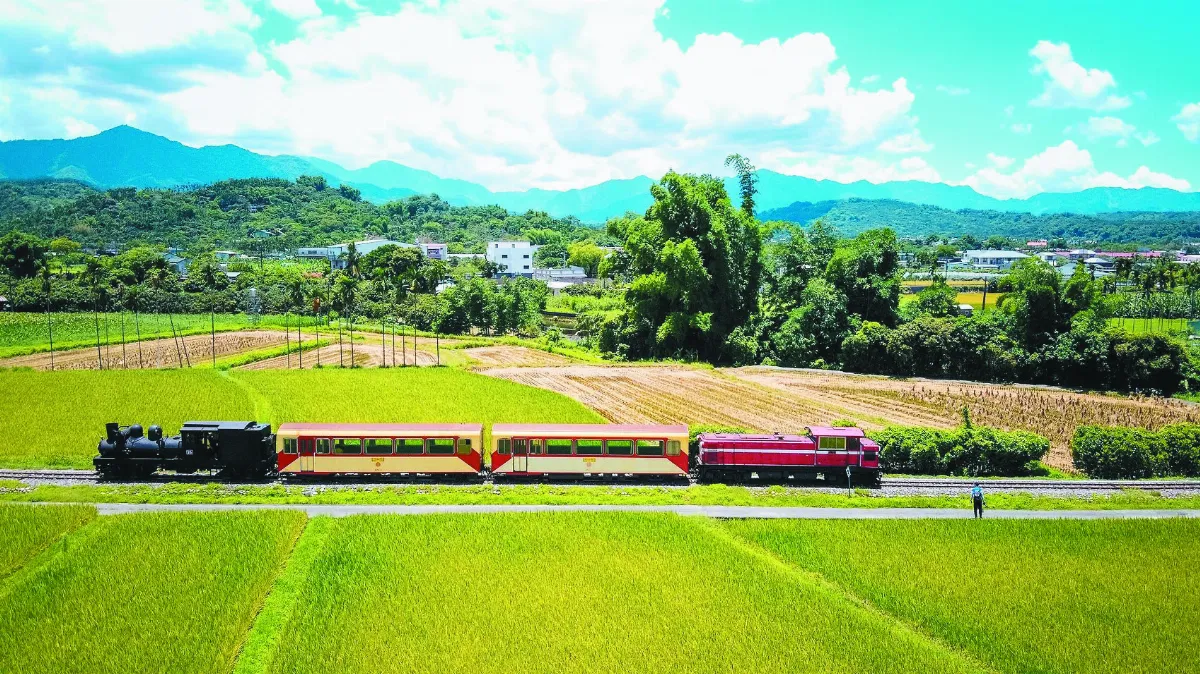 阿里山林鐵109歲 開行「囍事」列車