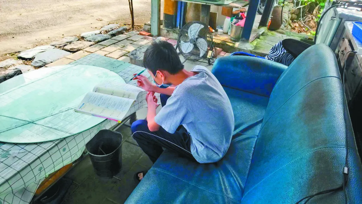 55%弱勢學童 沒有書桌