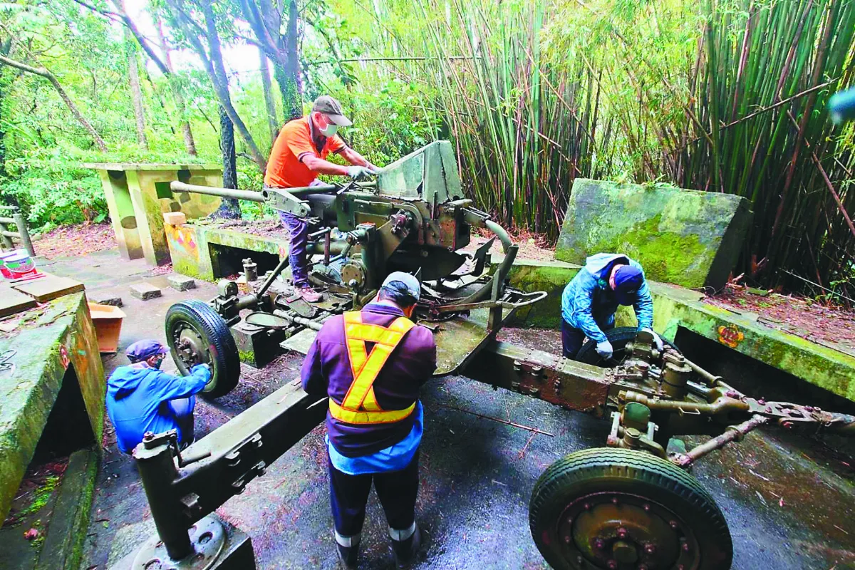 鄉親除鏽 除役高射砲光鮮亮相