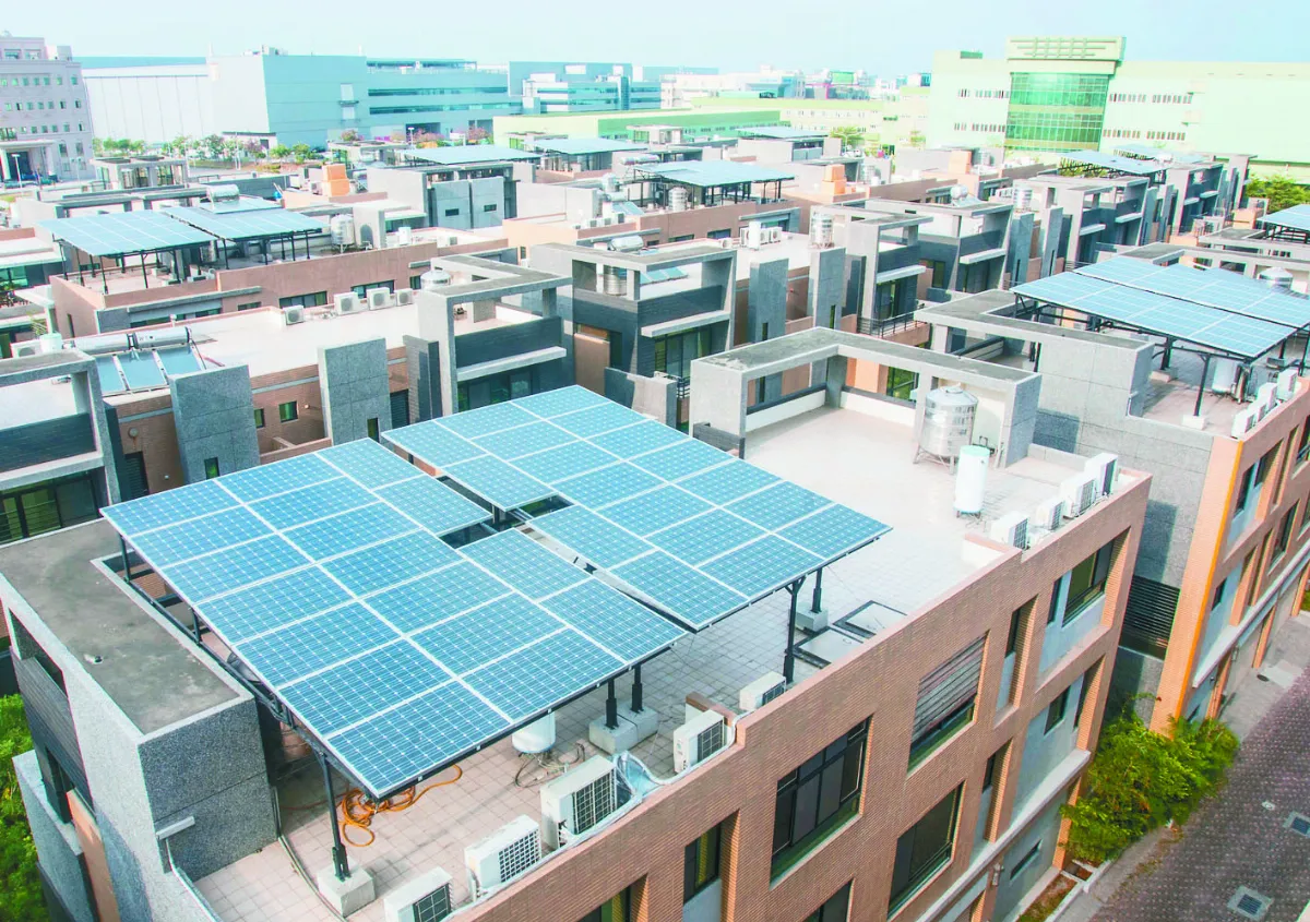新建物 強制裝太陽能板