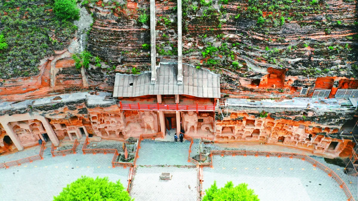 北石窟寺 黃砂岩刻2000造像