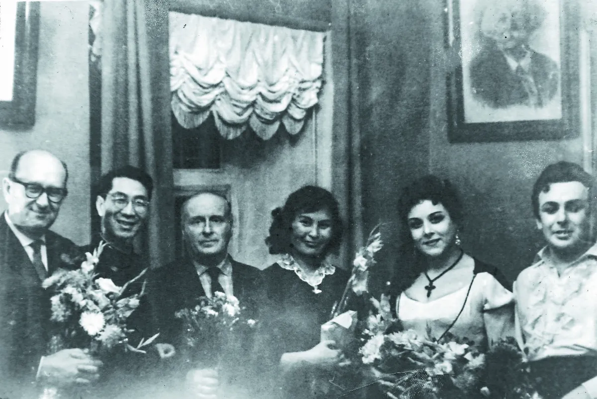 歌劇交響樂女指揮家 鄭小瑛 鏗鏘玫瑰音樂人生