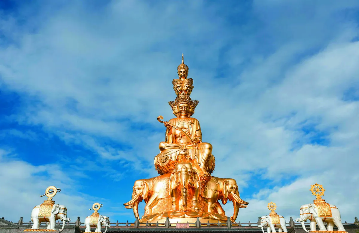 登峨眉山金頂 賞4大奇觀