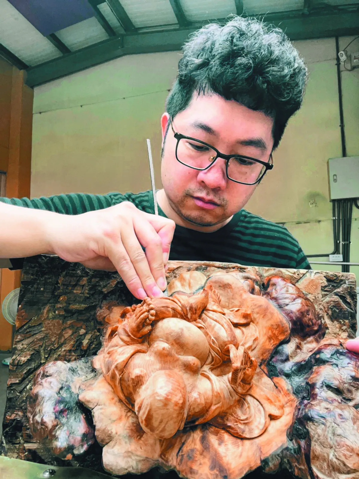 保留天然樹瘤 繆銘原巧雕達摩
