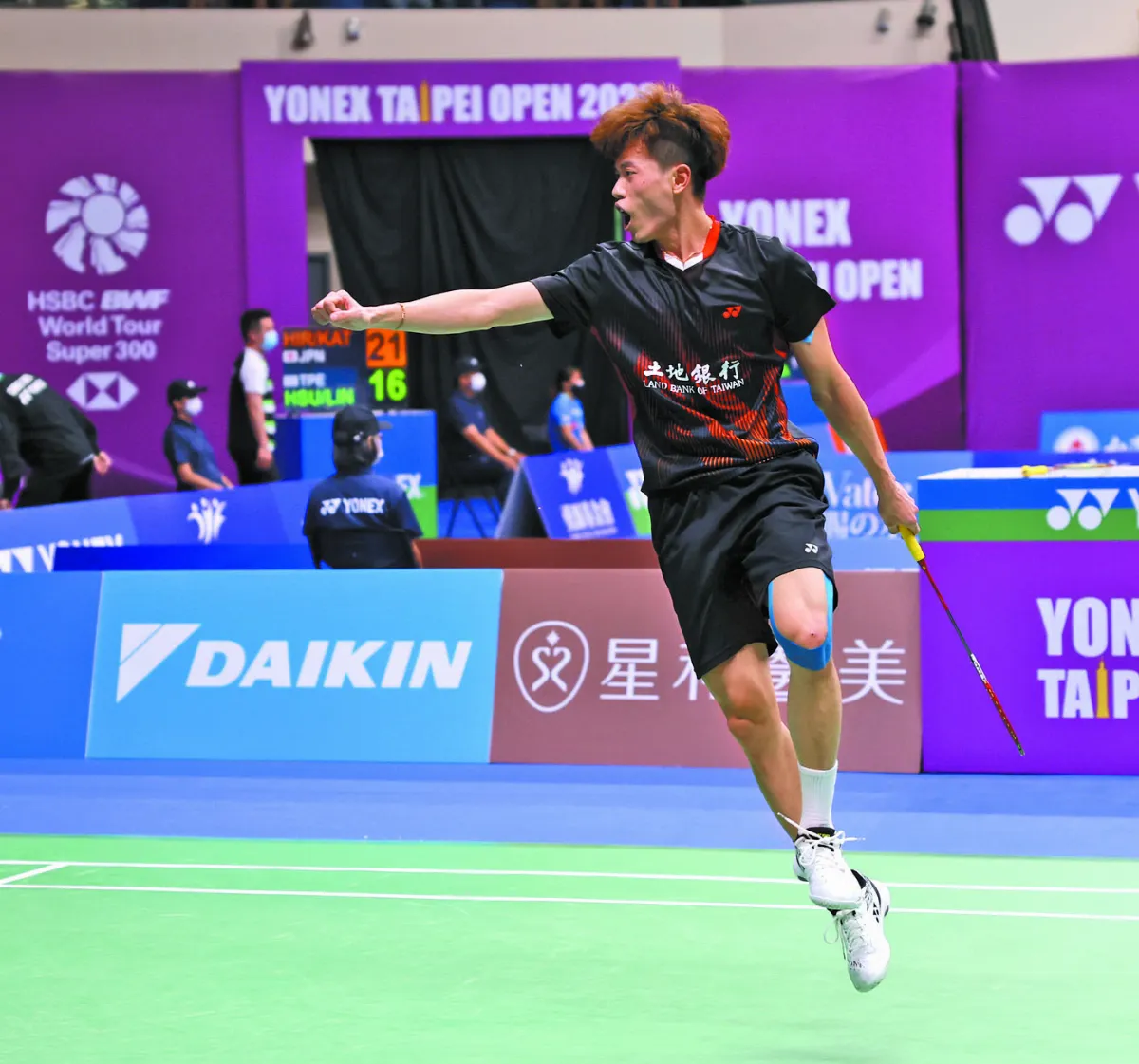 羽球世錦賽 22日東京揮拍