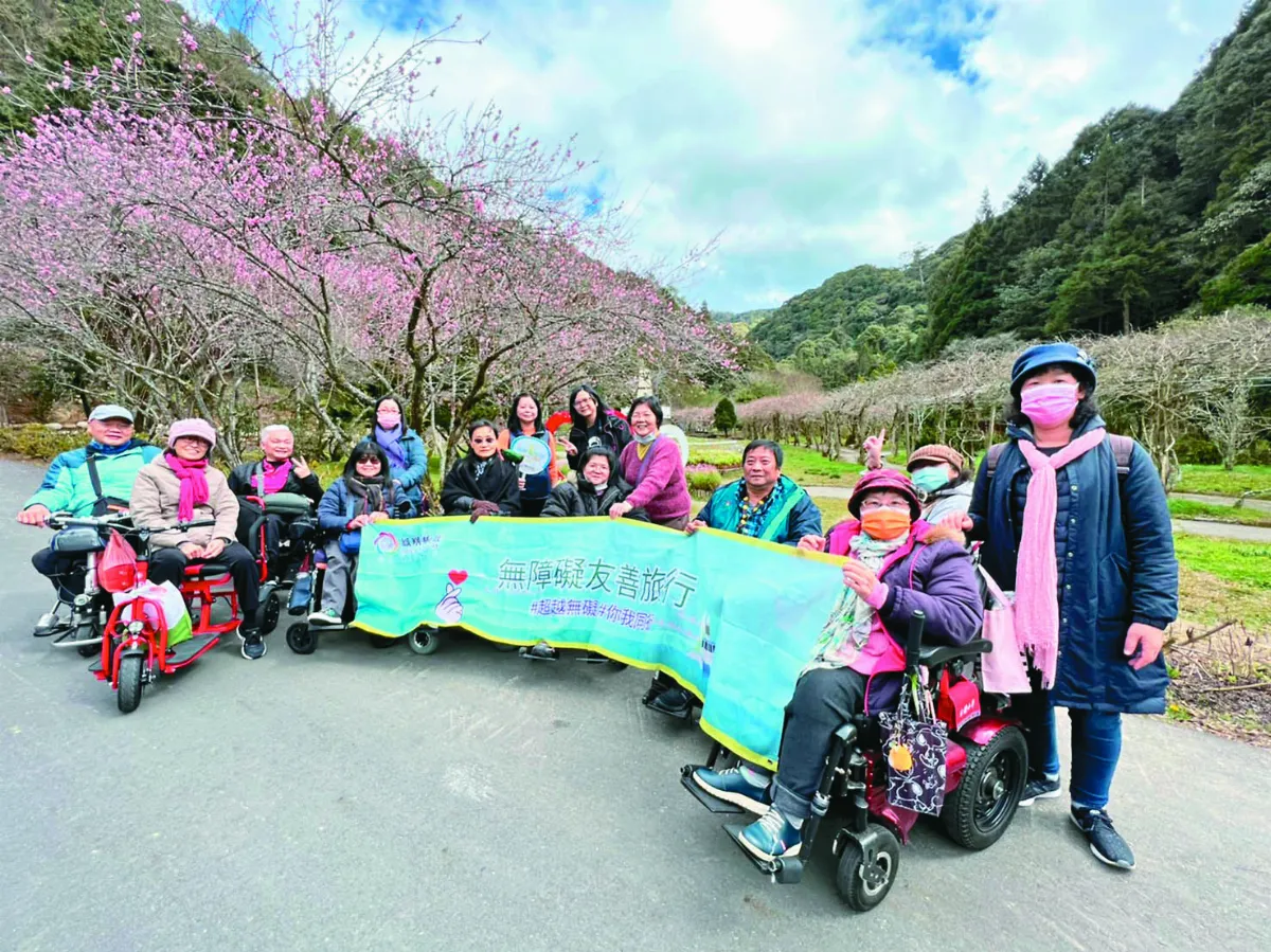 許朝富、陳明里 讓行動不便者也能行無礙