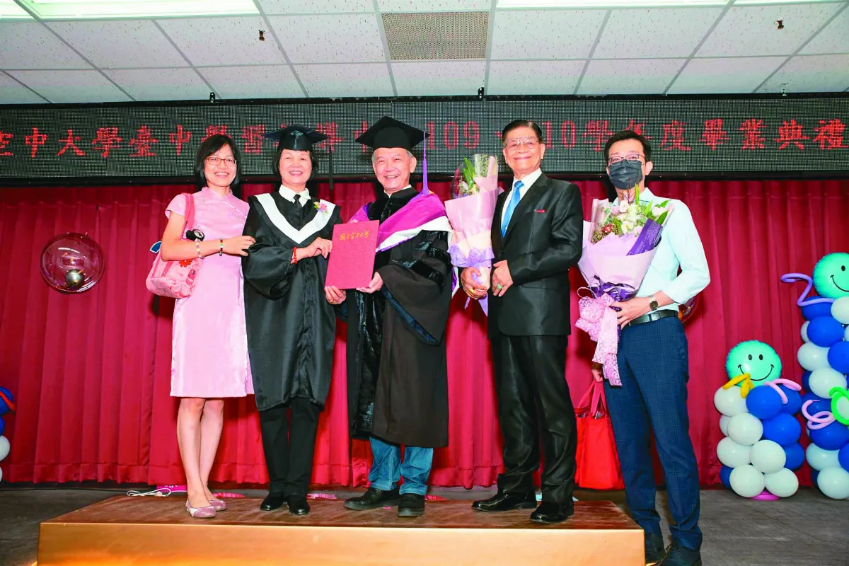 【最佳典範】 72歲的畢業生