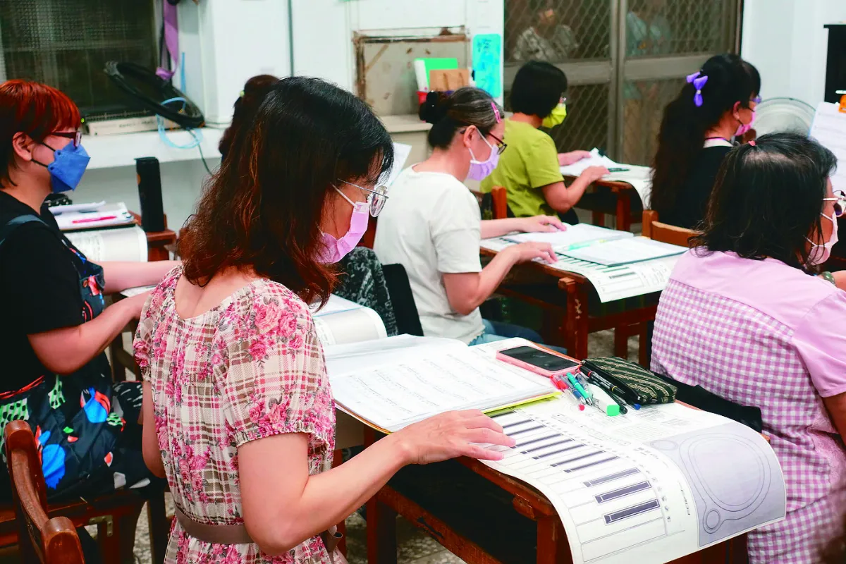 紙鍵盤教鋼琴 每次開課就秒殺