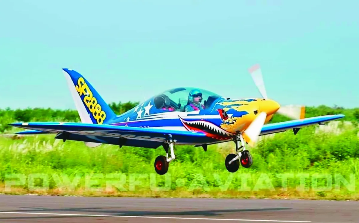 運動輕航機  彰化溪州起飛