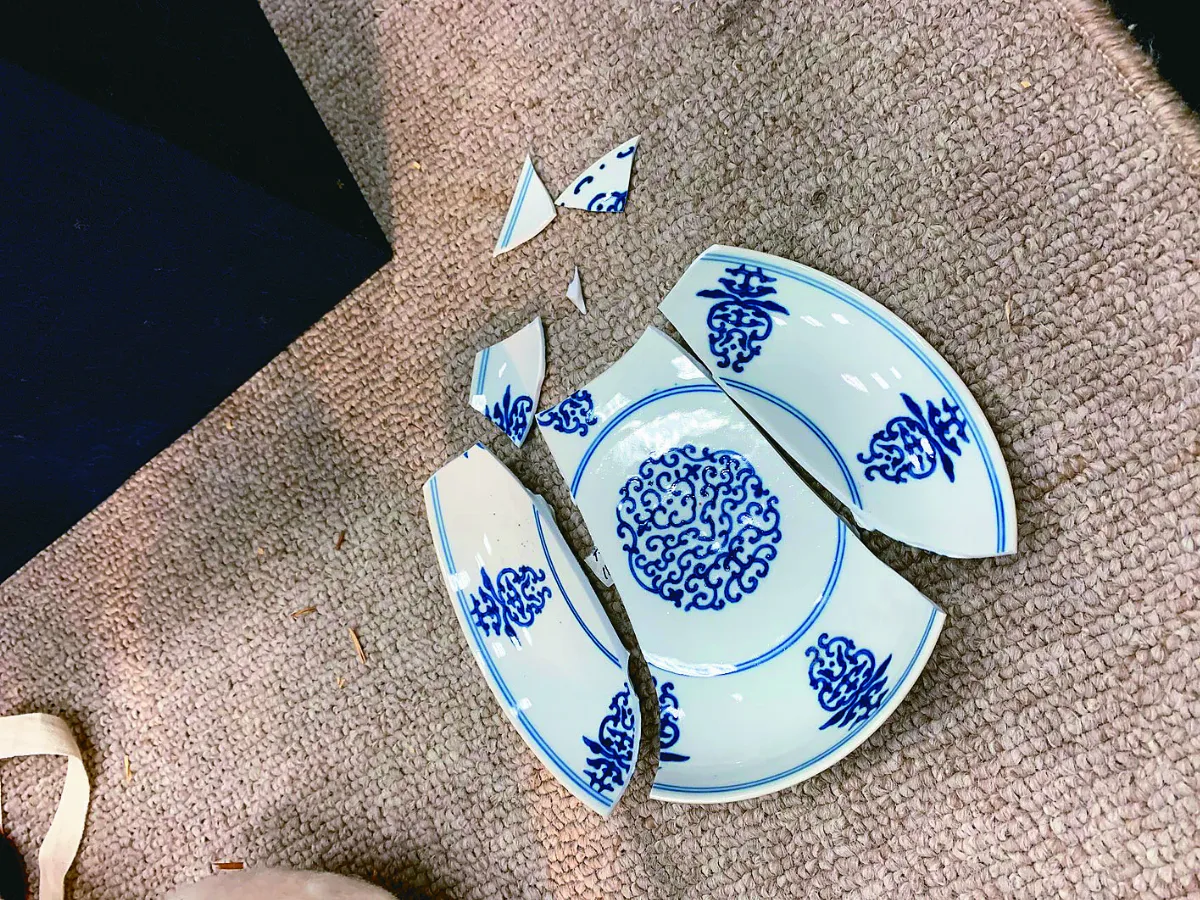 故宮3瓷器破損 青花盤碎成7片