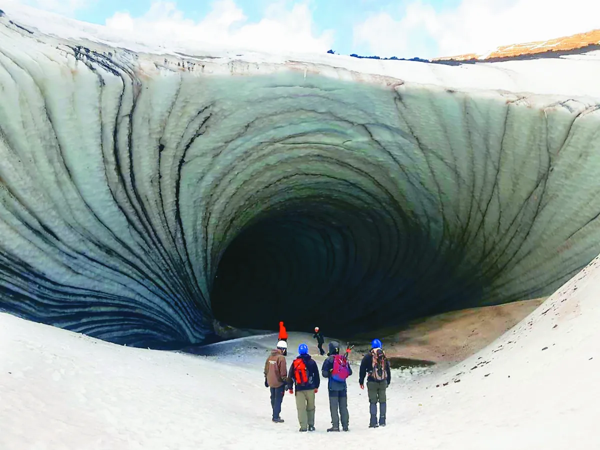 絕美冰穴 成死亡陷阱