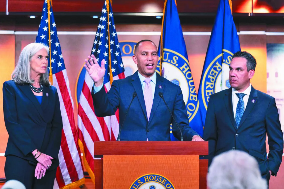 傑佛瑞斯將接棒裴洛西 美眾院民主黨團 選出首位非裔領袖