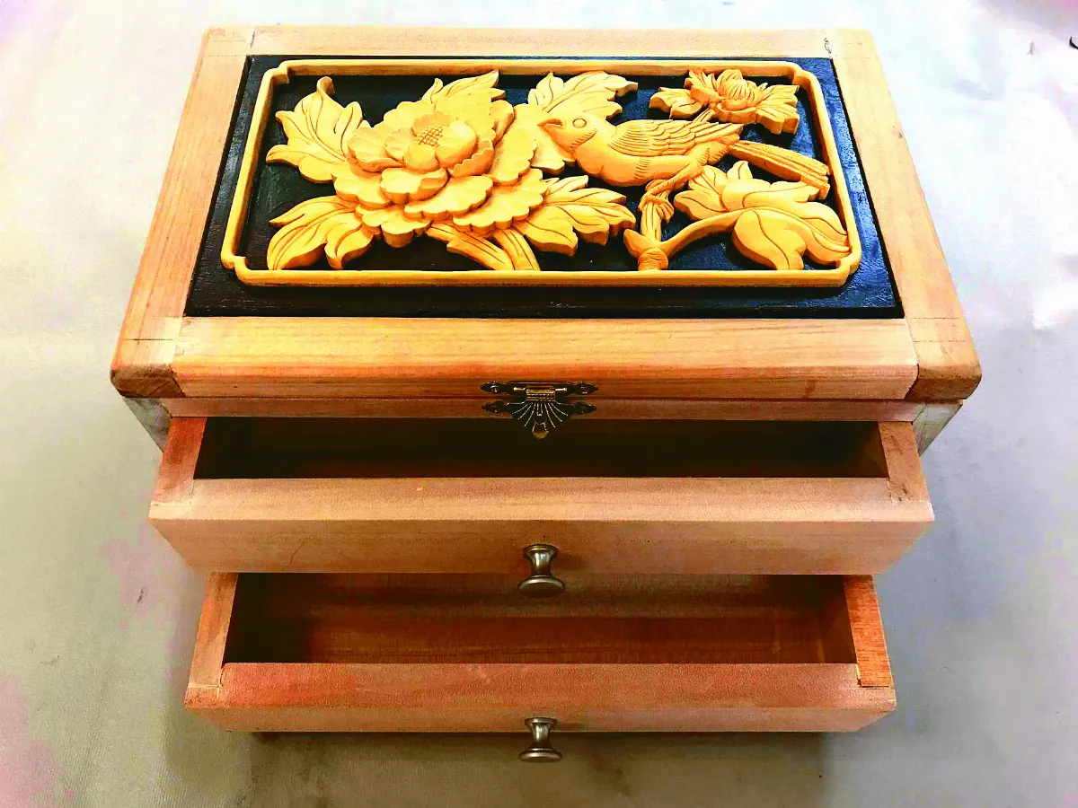 茄苳入石柳 藝師傳授宗教工藝