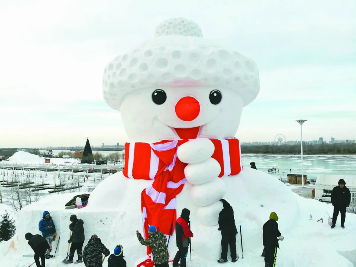 大雪人亮相