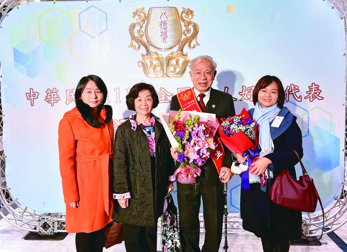 陳順章推展人間佛教  榮獲好人好事八德獎