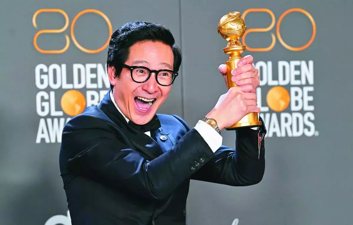 楊紫瓊、關繼威抱金球 華人發光