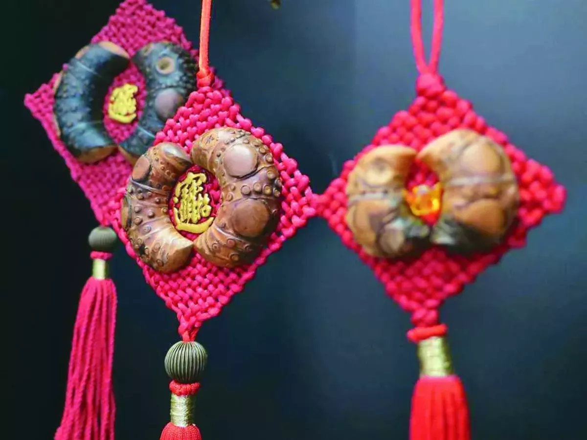 神明與信眾傳聲筒 黃奕薰竹頭筊藝展