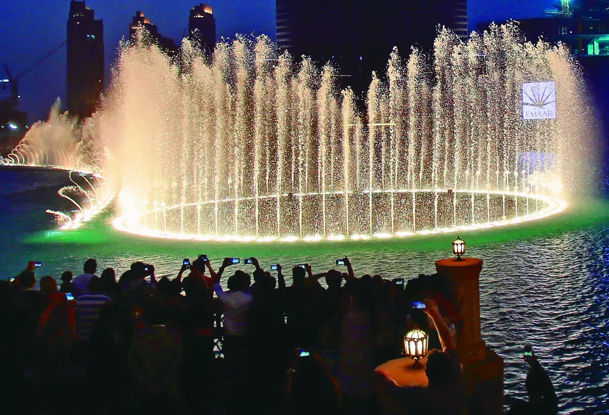 航空業吸客 訂機票免費遊杜拜