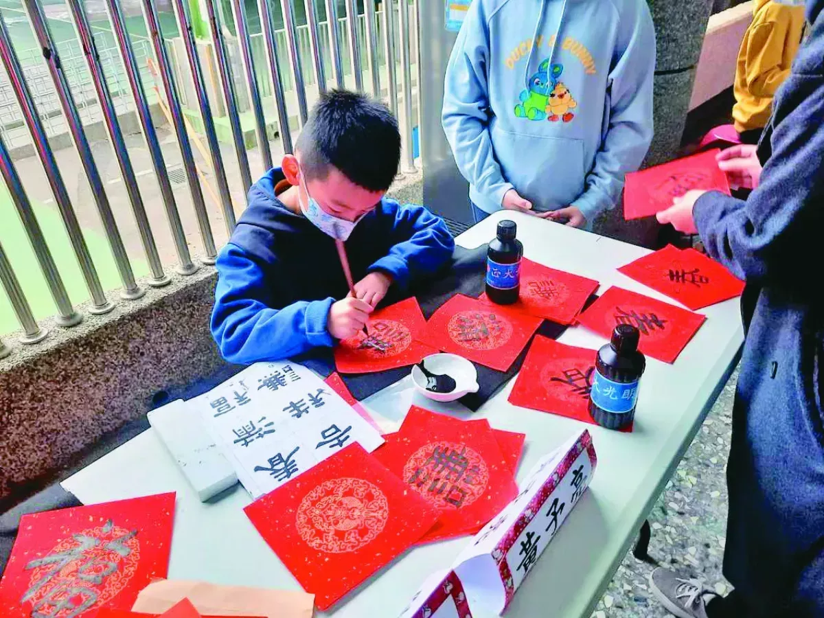 小書法家揮毫 500張春聯索取一空