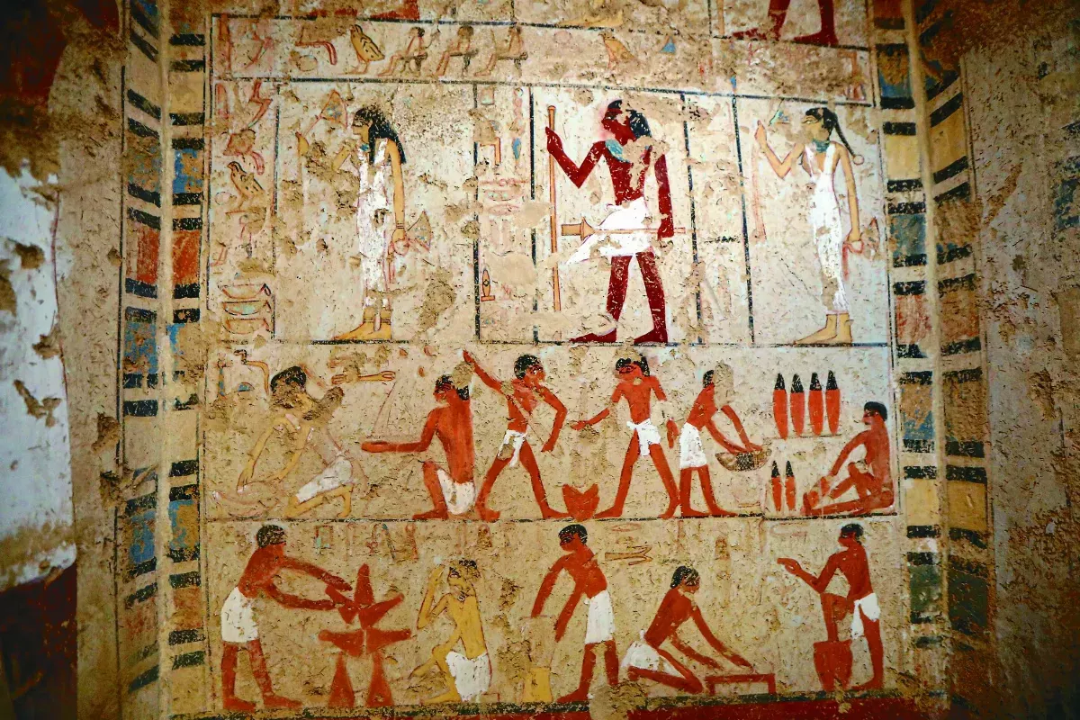 全身金箔、最古老非王室 4300年木乃伊 埃及出土