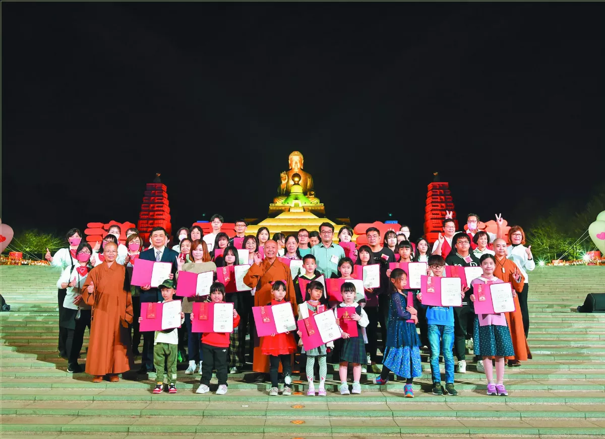 佛光山彩繪燈籠 3321顆創意發光