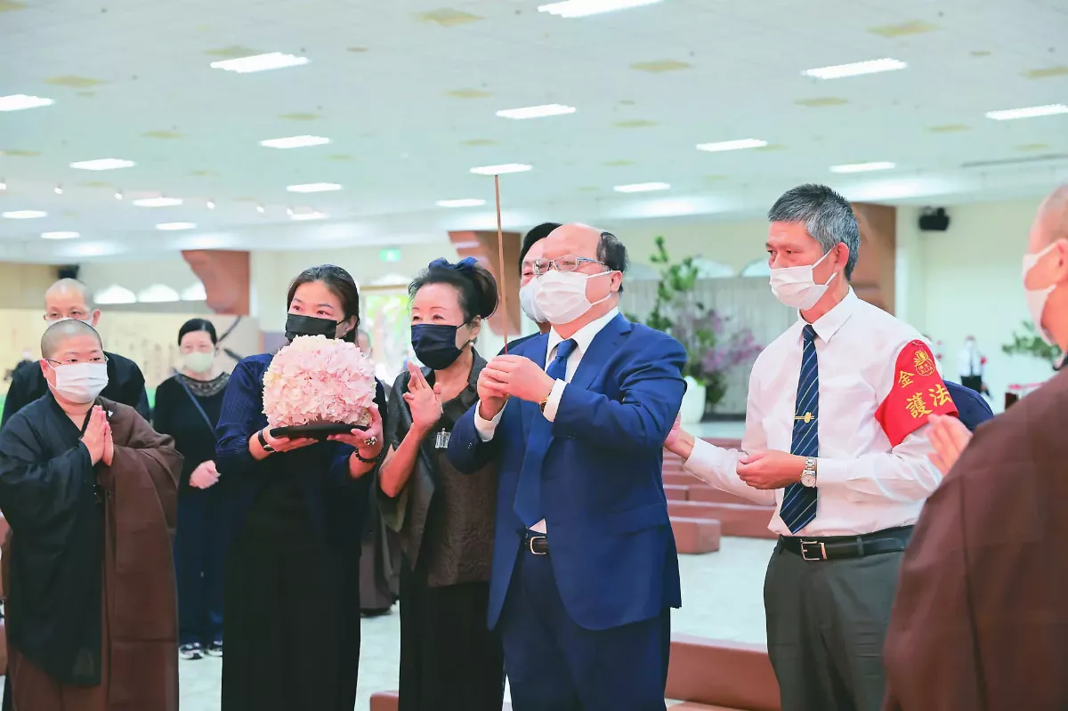 憶師行誼 各界緬懷追悼 弘法展現台灣精神 胡志強致敬 