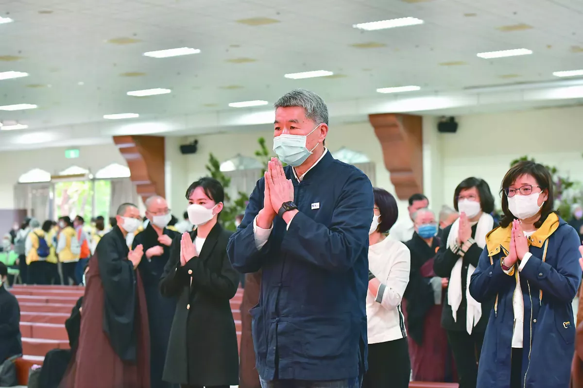 憶師行誼 各界緬懷追悼 一生給、慈悲 張亞中讚了不起