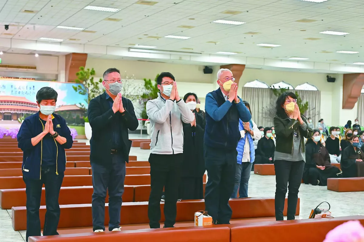 憶師行誼 各界緬懷追悼 奉行大師三好四給 陳志峯發願